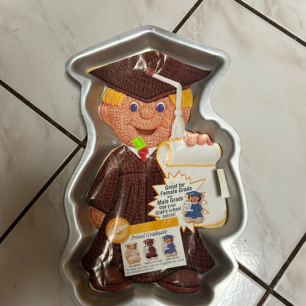 Wilton Proud Grad Cake Pan NWOT